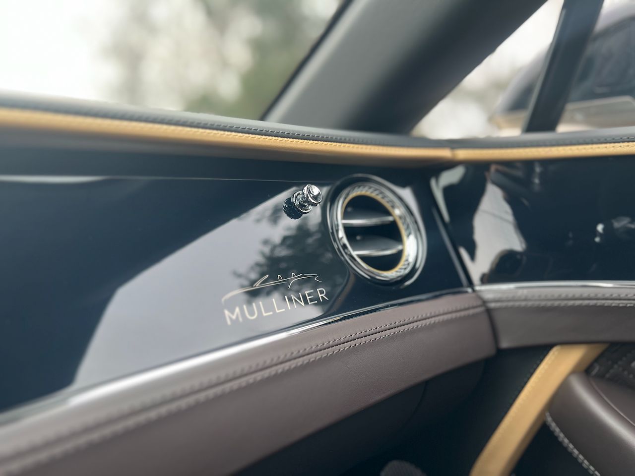 Bentley GTC Mulliner W12