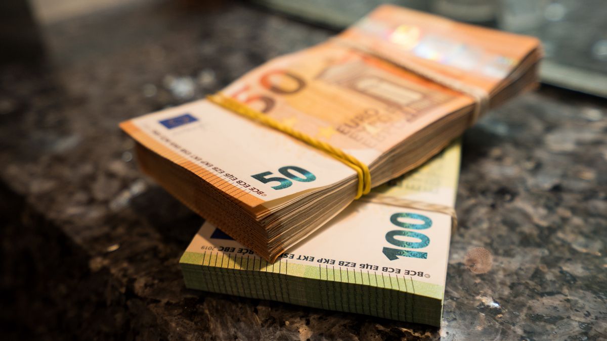 Kursy walut NBP. Środowy kurs funta, euro, dolara i franka szwajcarskiego. Niezła sytuacja złotówki