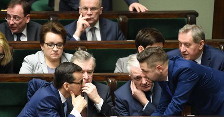 Nowa partia obok PiS? Kulisy kolejnej odsłony starcia na prawicy