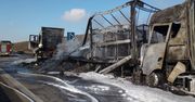 Pożar ciężarówek na autostradzie A4. Dwie osoby są ranne
