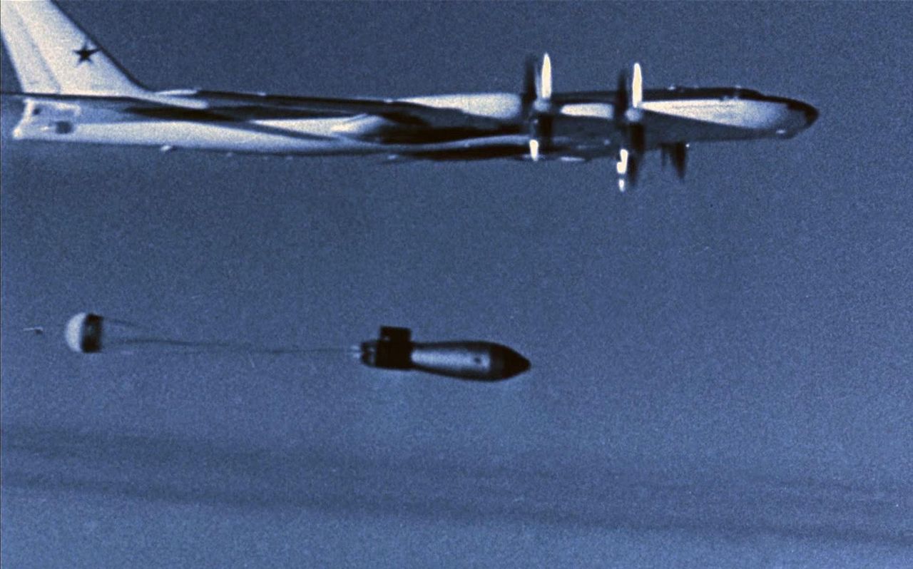Car Bomba po zrzuceniu z Tu-95