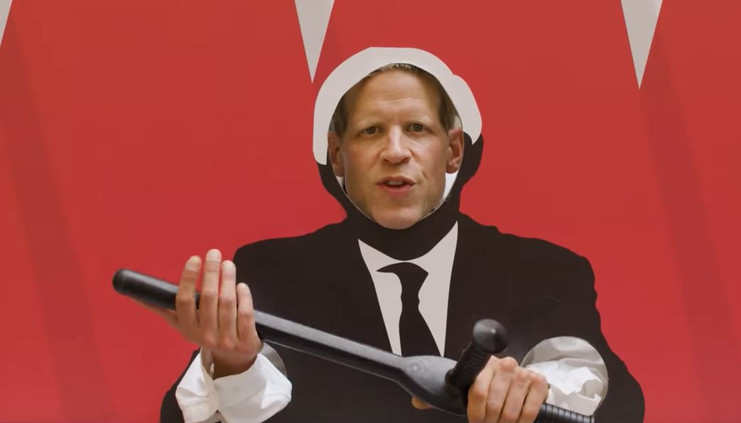 Łukasz Garlicki w teledysku do E. Z. N. - Projekt WARSZAWIAK
