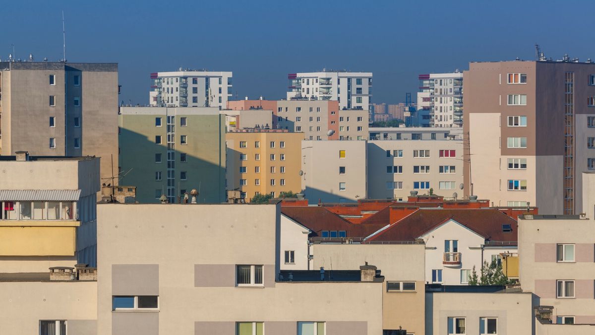 Warszawa ArZi
fot: Arkadiusz Ziolek/ East News    Warszawa. Osiedle Goclaw. 25.05.2016.    n/z Bloki z roznych okresow budowania od lat 80 do wspolczesnych.
ARKADIUSZ ZIOLEK