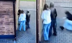 Dwie dziewczyny i chłopak. Nastolatkowie nagrani. Aż brakuje słów