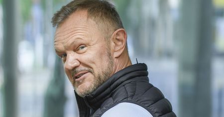 Cezary Pazura pokazał zdjęcie ze studiów. Rozpoznacie pozostałych aktorów?