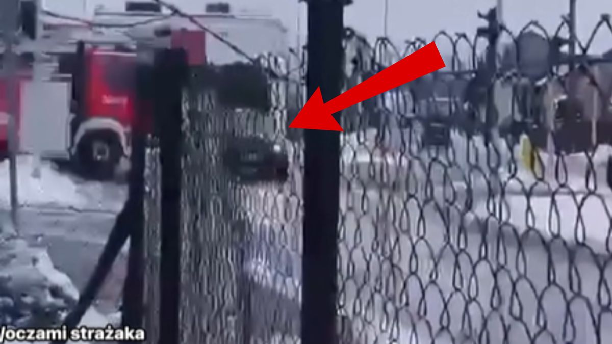 Kolizja z udziałem wozu strażackiego.