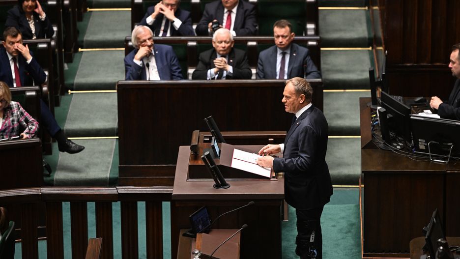 Donald Tusk
Warszawa, 07.03.2025. Premier Donald Tusk przemawia na sali obrad Sejmu w Warszawie, 7 bm. W kolejnym dniu posiedzenia ni�szej izby parlamentu pos�owie wys�uchaj� informacji premiera Donalda Tuska w sprawie sytuacji mi�dzynarodowej i bezpiecze�stwa Polski po szczycie pa�stw sojuszniczych w Londynie oraz po posiedzeniu Rady Europejskiej. (aldg) PAP/Radek Pietruszka
Radek Pietruszka
10, 10 10. X kadencja kadencji, 10., Dziesi�ta, kadencji, obrad, Obrady, plenarna, polityk polityka, Polityka, posiedzenie, Posiedzenie Sejmu, pos�owie, sejm, Sejm RP, sejmu, X kadencja, 30 30. posiedzenie posiedzenia