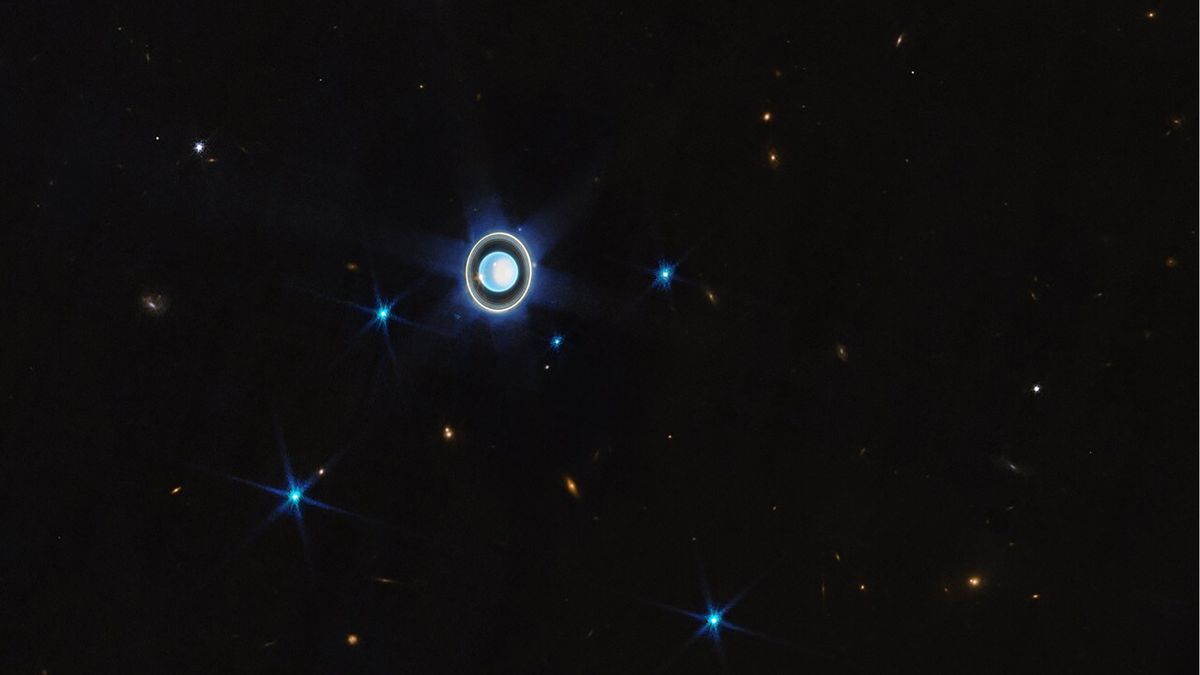 Uran widziany przez JWST.
