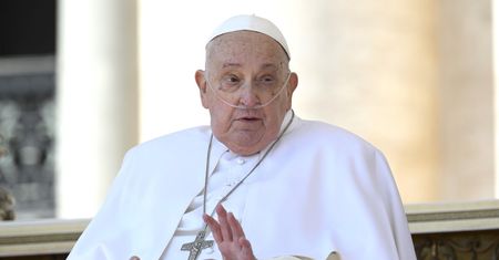Lekarz papieża nagle wypalił. "Myśleliśmy, że nie dożyje rana"
