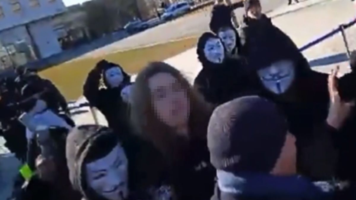 Pod pomnikiem smoleńskim doszło do bójki. Kto brał w niej udział? 