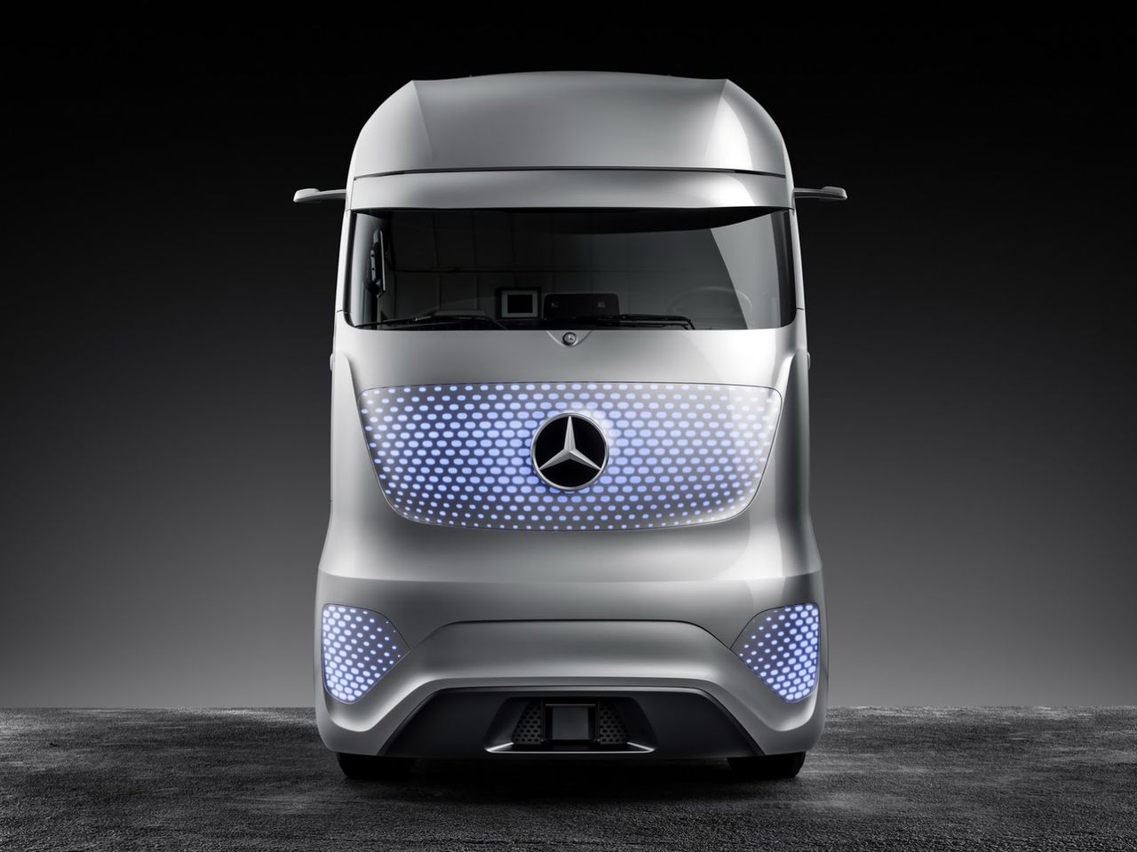 Mercedes-Benz Future Truck 2025 - chłodna przyszłość