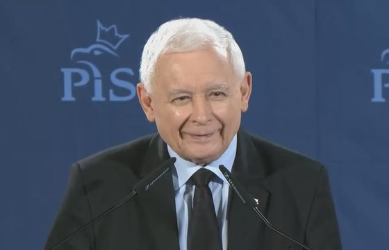 PiS ma aplikację Biało-Czerwoni. Kaczyński mówi o integrowaniu społeczności