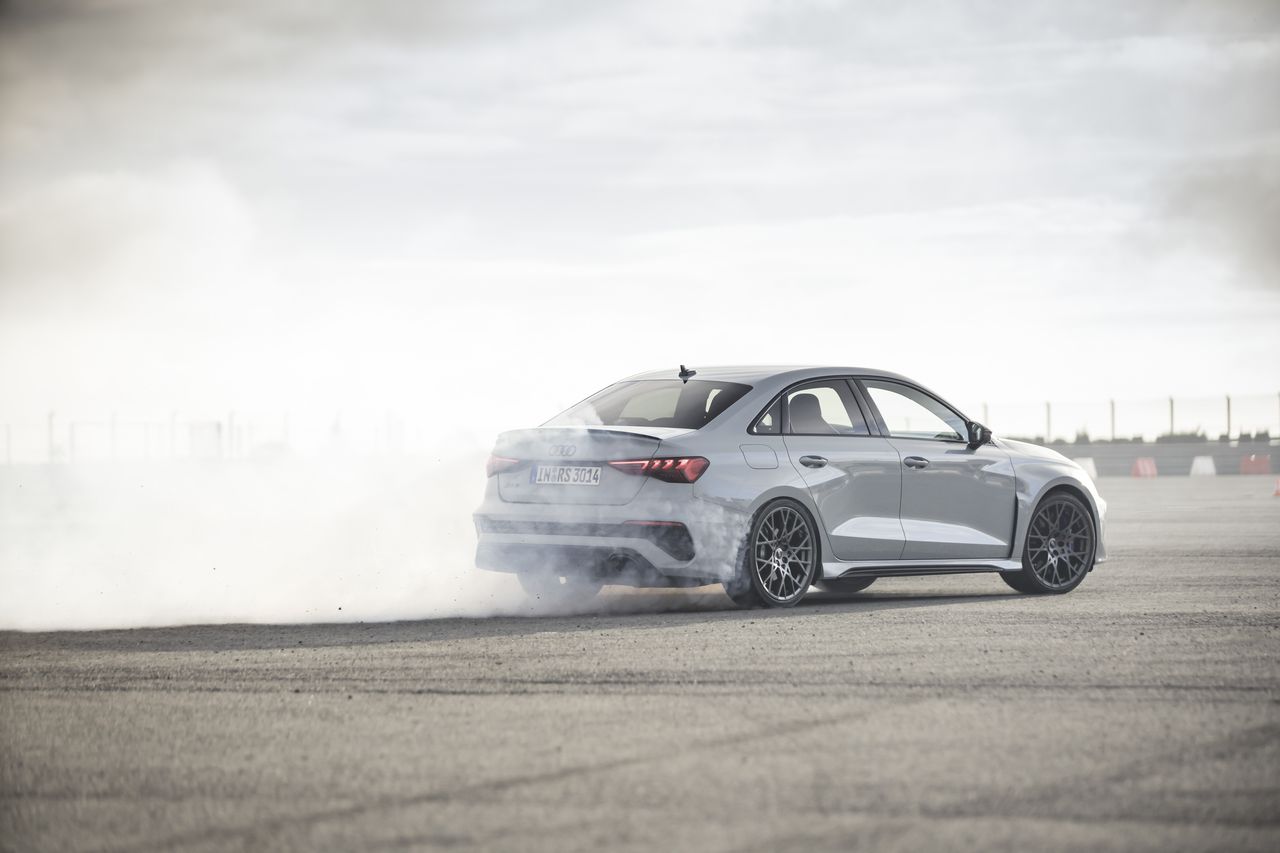Pierwsza jazda: Audi RS3 Performance Edition – prowadzenie zostaw ...