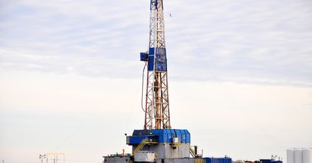 Aktywiści sprzeciwiają się szczelinowaniu hydraulicznemu. Korzysta na tym Rosja