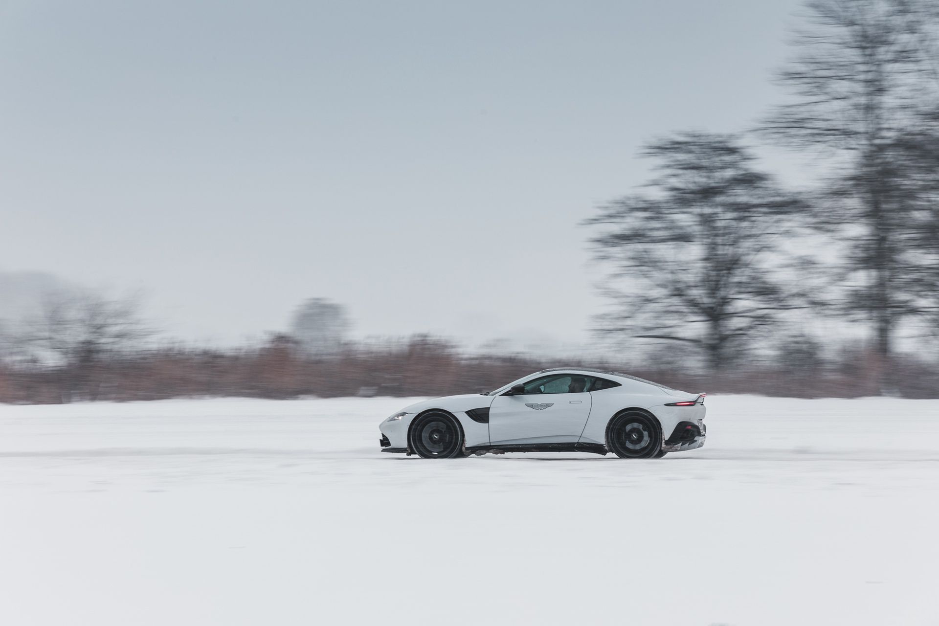 Aston Martin Vantage (2022)