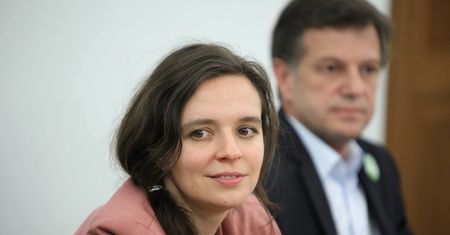 Abp Jędraszewski mówi o "ideologii singli". Klaudia Jachira komentuje: "Przecież księża żyją w pojedynkę"