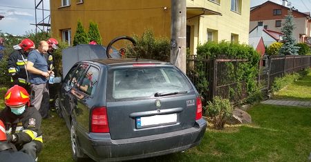 Kolizja samochodu osobowego z rowerem [Zdjęcia]