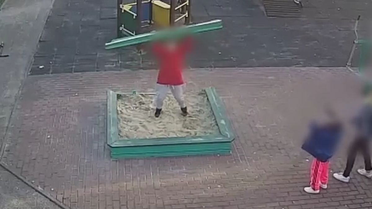 Dzieci zdewastowały plac zabaw. Sprawa trafiła na policję