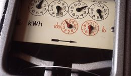 Ceny prądu wywindują inflację. Tyle Polacy zapłacą za decyzję rządu