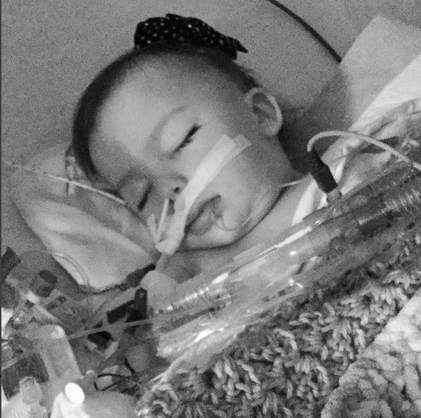 Mirranda zadławiła się łupiną prażonej kukurydzy