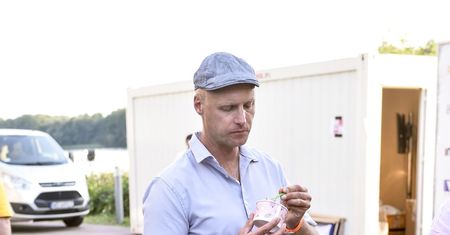 Syn Krawczyka opowiada o koszmarze. "Kopał mnie i okładał pięściami"
