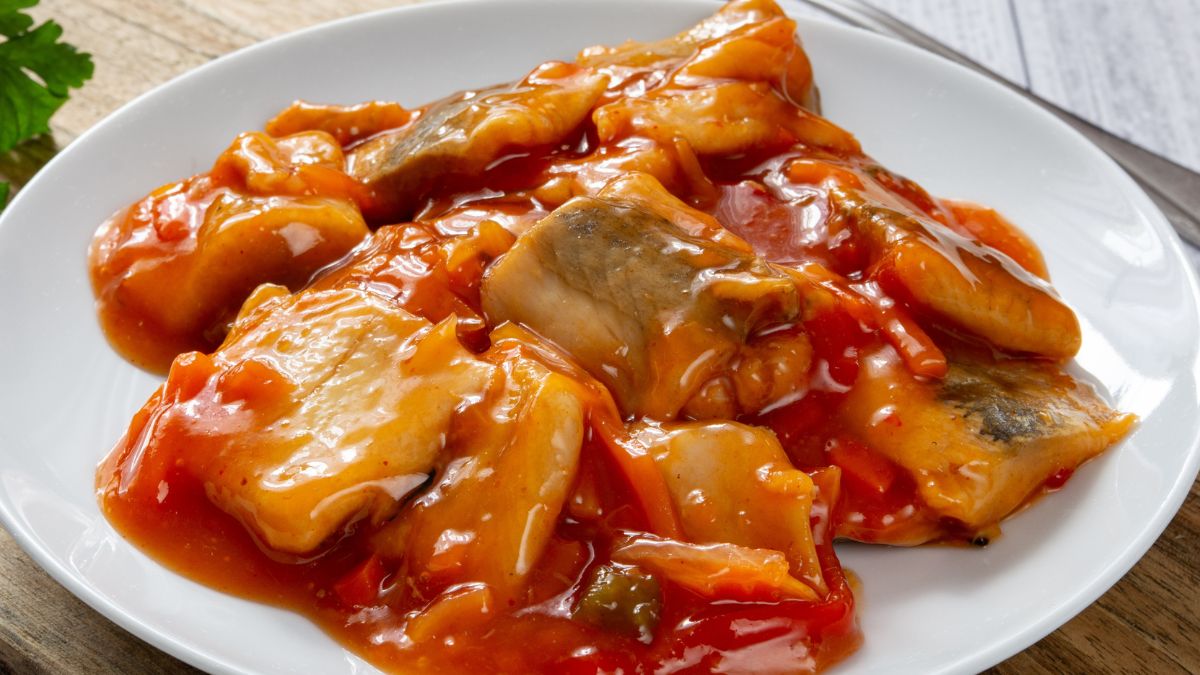 Śledzie po litewsku to ciekawa kompozycja