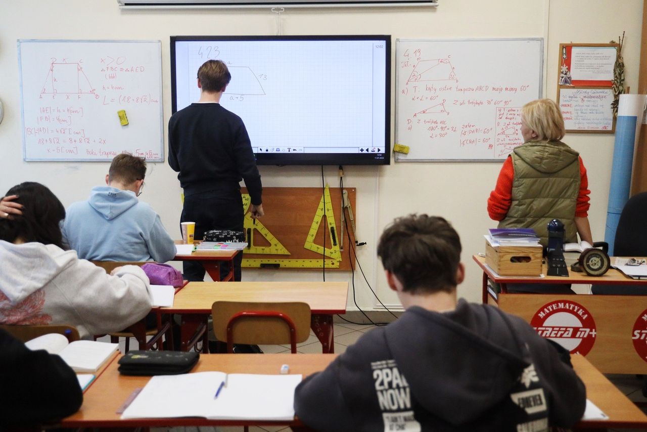 Cyfrowe dzienniki rządzą w szkołach. Librus i Vulcan rozdają karty na rynku edukacji