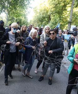 Stan wyjątkowy. Debata w Sejmie. Protest