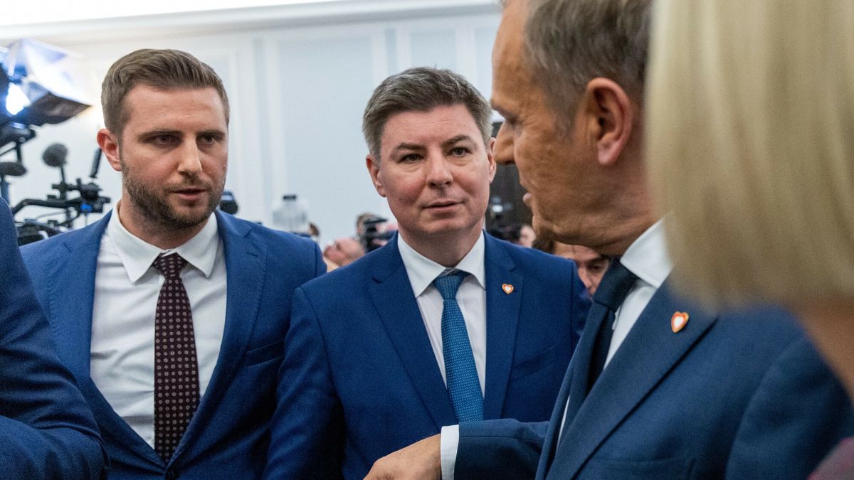 Cd. 1. posiedzenia Sejmu X kadencji
21.11.2023 Warszawa Sejm Cd. 1. posiedzenia Sejmu X kadencji Fot. Andrzej Iwanczuk/REPORTER
N/z: Milosz Kleczek, Jan Grabiec, Donald Tusk
Andrzej Iwanczuk/REPORTER