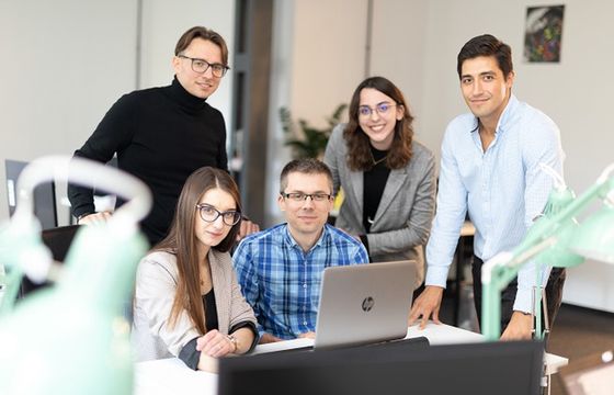 Whites i Arkadiusz Kustra zakładają agencję Vecton