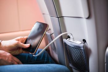 Tego telefonu nie zabierzesz na pokład. Jest zakazany