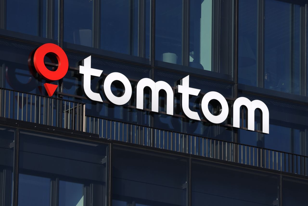 Tomtom and Microsoft expand partnership to enhance AI and location services