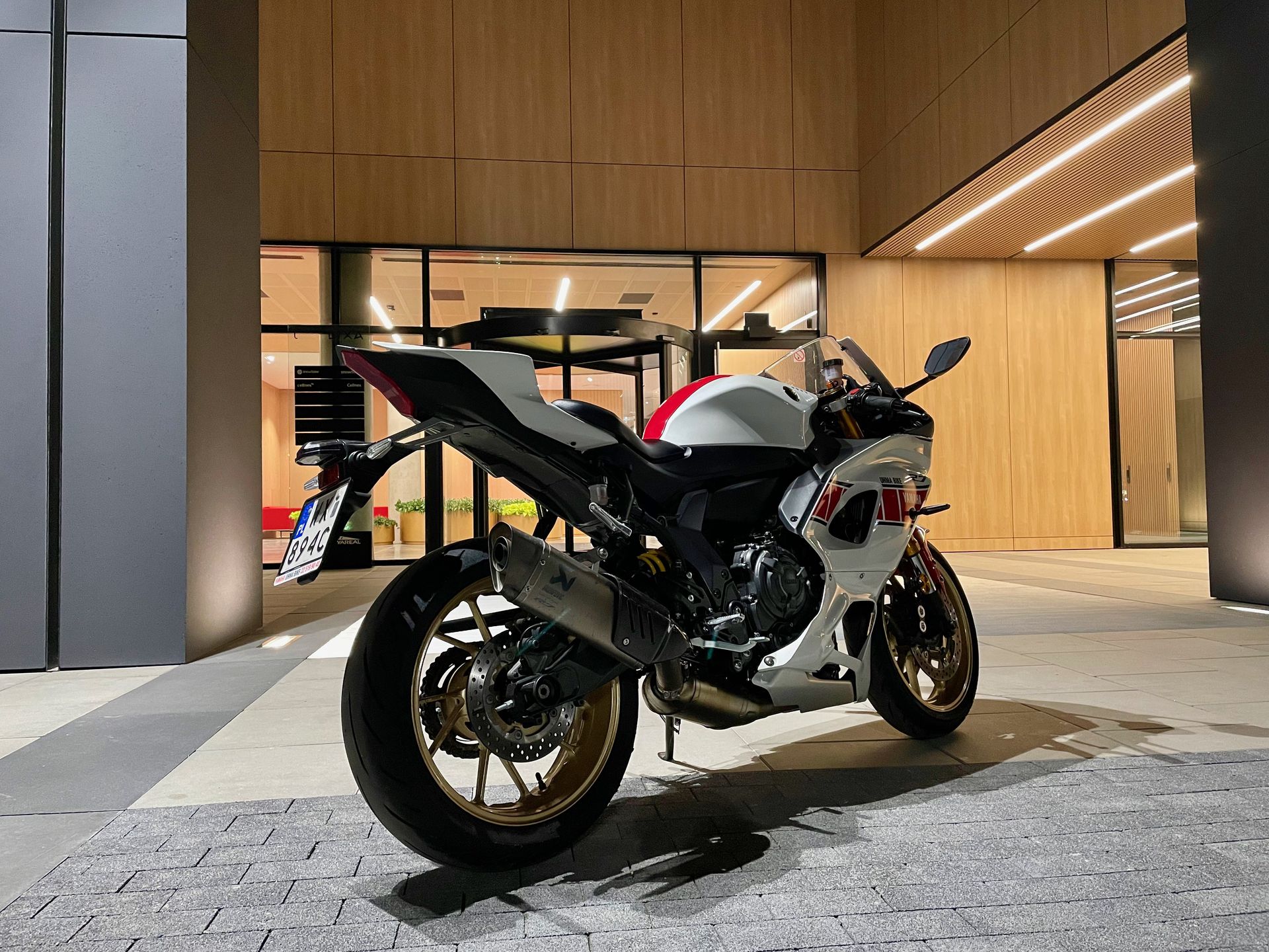 Yamaha R7