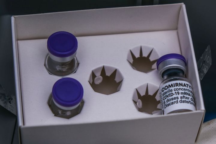 Szczepionka mniej skuteczna wobec wariantu Delta. Izraelski rząd o preparacie Pfizera