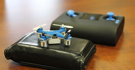 Wallet Drone: dron, który zmieści się w kieszeni. Coraz bardziej absurdalne pomysły twórców