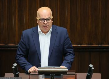Zimoch ostro o Hołowni. "Uważa, że rozgrywa pokera"