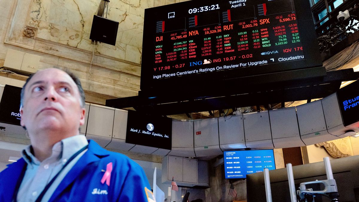 Giełdy reagują na decyzję Trumpa. Oto co się dzieje w USA i Europie - zdjęcie ilustracyjne, przedstawiające nowojorski parkiet we wtorek 1 kwietnia