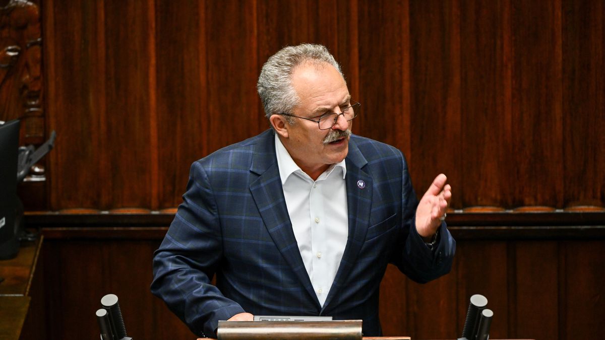 Marek Jakubiak
Warszawa, 24.07.2025. Pose� KP Wolni Republikanie Marek Jakubiak przemawia na sali plenarnej Sejmu w Warszawie, 24 bm. W trzecim dniu posiedzenia pos�owie zajm� si� m.in. sprawozdaniem komisji Komisji Finans�w Publicznych o przedstawionej przez prezesa rady ministr�w Informacji o por�czeniach i gwarancjach udzielonych w 2024 roku przez Skarb Pa�stwa, niekt�re osoby prawne oraz Bank Gospodarstwa Krajowego. (aldg) PAP/Przemys�aw Pi�tkowski
Przemys�aw Pi�tkowski
10 10., kadencja, kadencji, obrad, plenarna, polityk, polityka, posiedzenie, sala, sala plenarna, sejm, sejmu