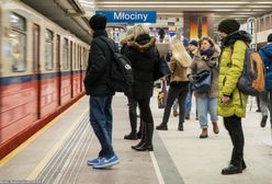 Utrudnienia w kursowaniu metra. "Zdarzenie z udziałem pasażera"