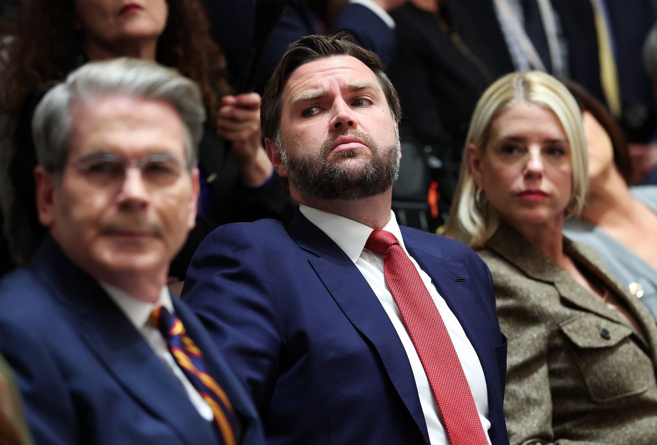 Trump "ma więcej kart". Wiceprezydent USA apeluje do Chin o rozsądek