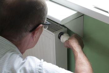 Chcesz mieć ciepło w domu? Oto proste i tanie rozwiązania