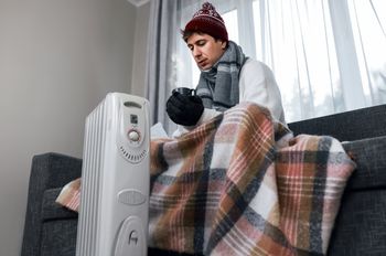 Kiedy włączą ogrzewanie w blokach? Zimny poranek to za mało. Jest jedna zasada
