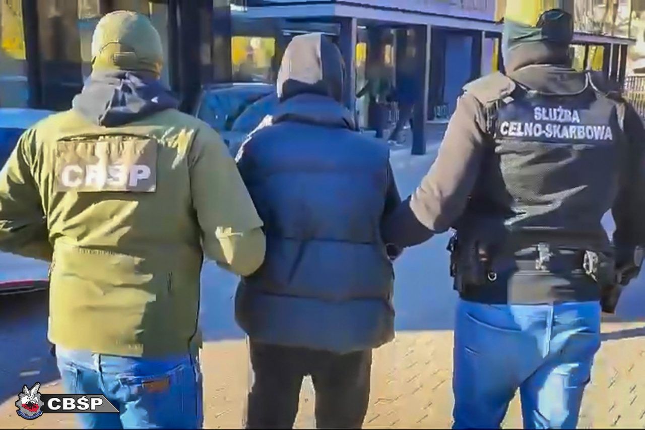 Mafia śmieciowa rozbita. Zatrzymano 46 osób