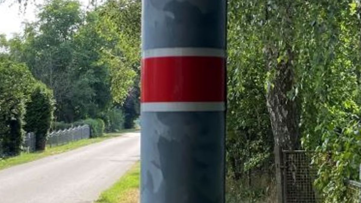 Pierścienie na latarniach w Niemczech. Co oznaczają?