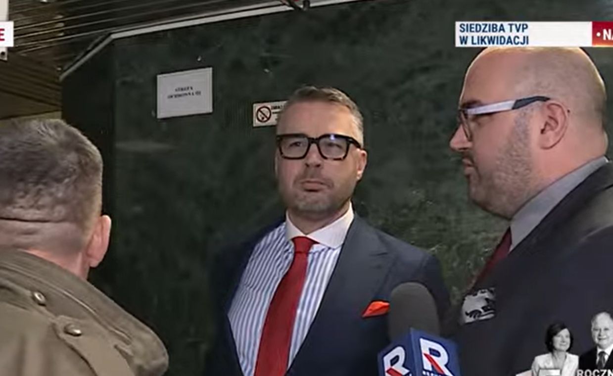 Ludzie TV Republiki robią zamieszanie w TVP. Na miejscu policja