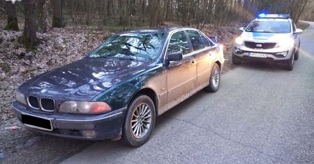 Olszewnica. Kierowca BMW jechał i pił piwo. "Miał blisko do domu"