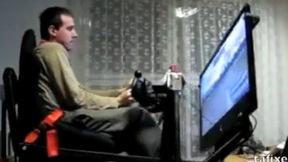 Symulator, w którym koniecznie należy zapiąć pasy (wideo) 1