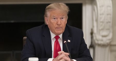 Facebook usunął spoty Donalda Trumpa. Powodem symbol używany przez nazistów