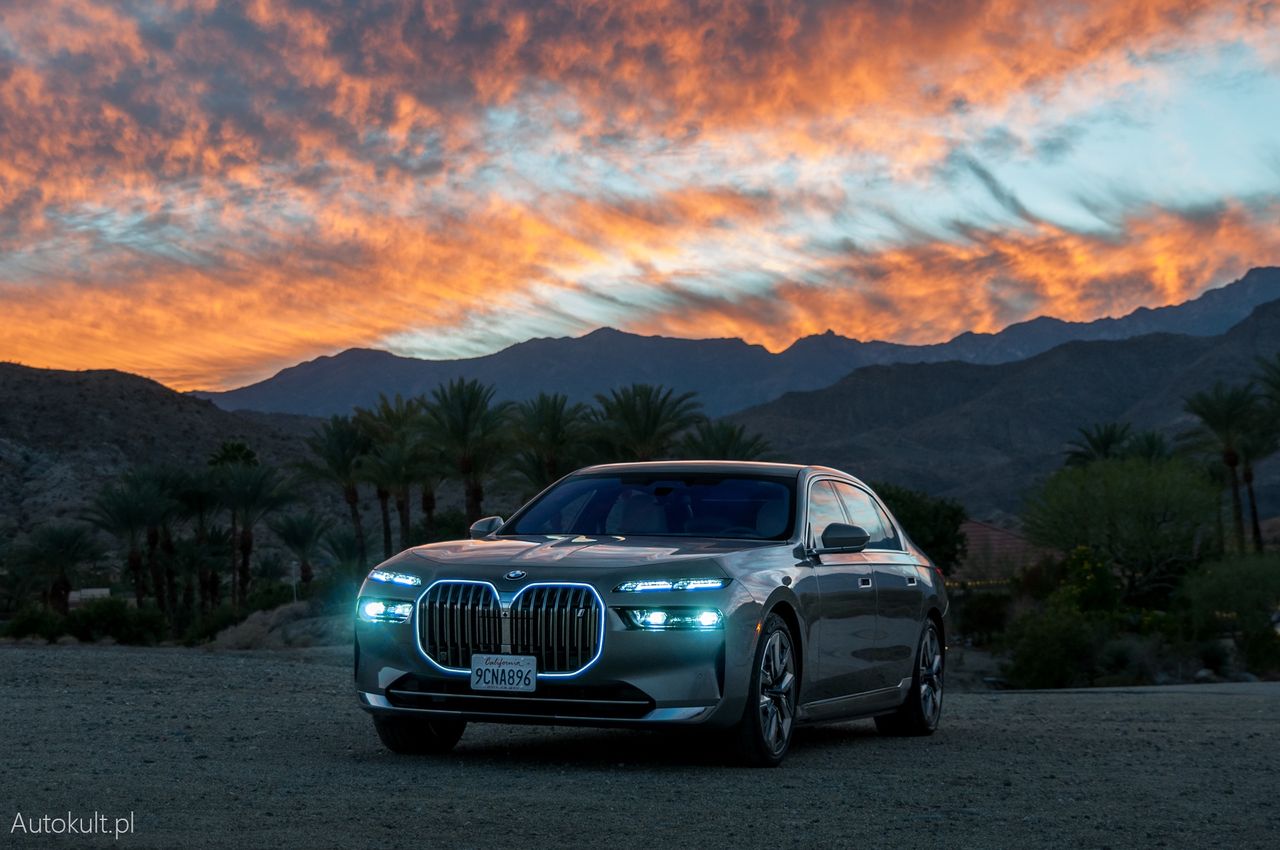 BMW i7