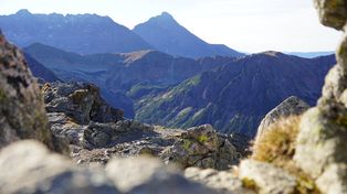 Tatry: Seria wypadków w górach. Turysta zginął po upadku z Zawrat